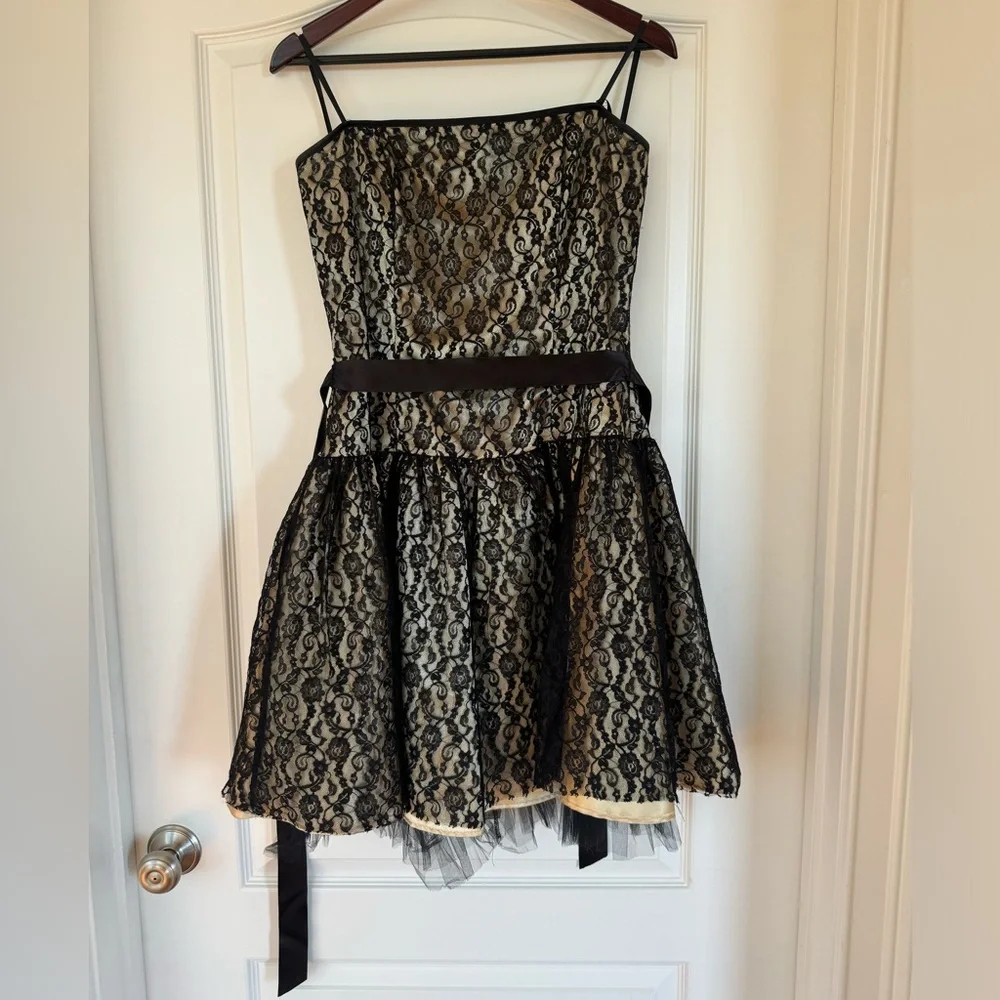 Women Dress Strapless - Picture 1 of 8